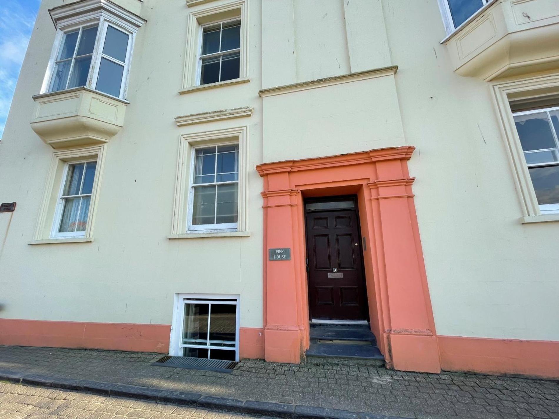 2 Bed In Tenby 82979 Exterior photo
